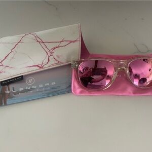 Women’s blenders sunglasses with case